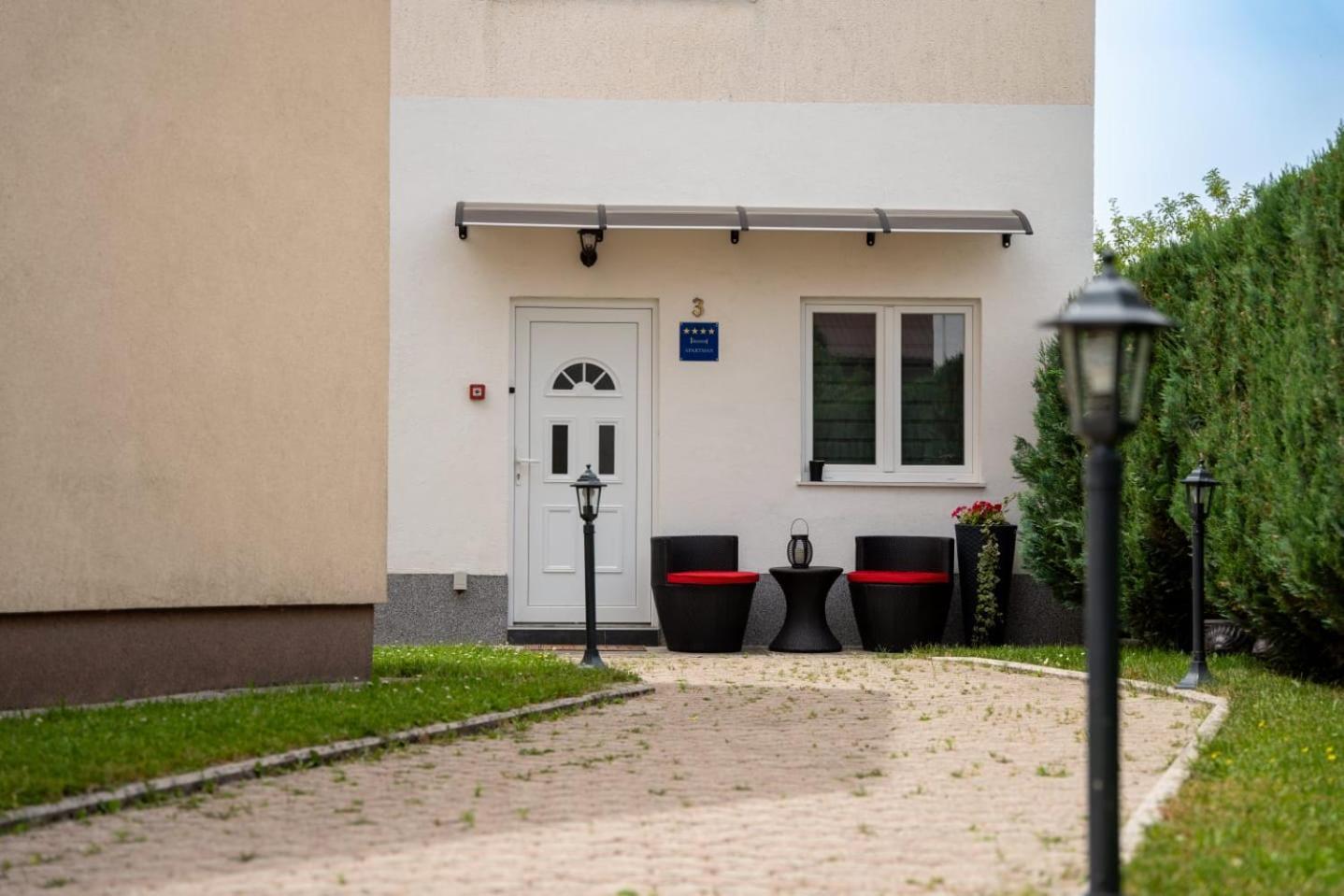 Apartman Mihovil Gospić Zewnętrze zdjęcie