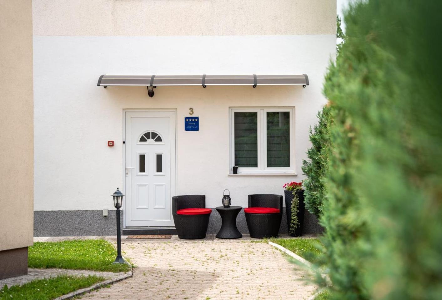 Apartman Mihovil Gospić Zewnętrze zdjęcie